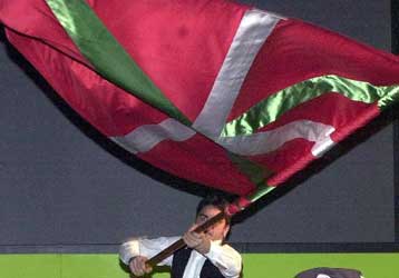 Ένας τραυματίας από επίθεση με χειροβομβίδα σε στρατόπεδο στη Xώρα των Βάσκων