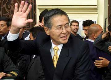 Διά αλληλογραφίας παραιτήθηκε τελικά ο Αλμπέρτο Φουτζιμόρι από την προεδρία του Περού