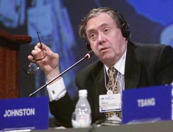 Υποχώρηση της ανάπτυξης και της ανεργίας σε ευρωζώνη και ΗΠΑ έως το 2002 προβλέπει ο ΟΟΣΑ