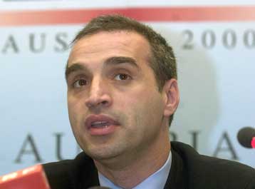 Στην Αθήνα την Τρίτη ο ΥΠΕΞ της Γιουγκοσλαβίας<i>Τριάντα δύο αστικά λεωφορεία στο Βελιγράδι δωρε