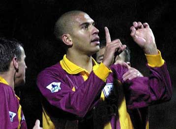 Ο Τζιμ Τζέφρις ανέλαβε την Μπράντφορντ