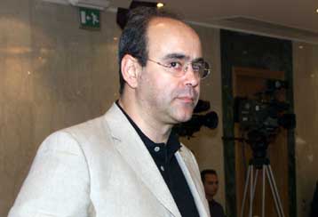 Ανόητο να αμφισβητούν το Σημίτη