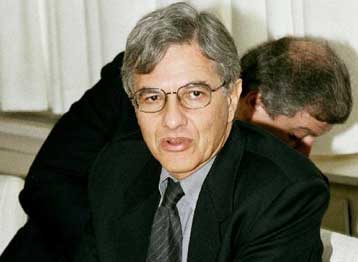 Έως την Τρίτη κατατίθεται το νομοσχέδιο για το εργασιακό <i>Αντιδρά ακόμη ο ΣΕΒ</i>