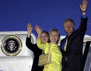 Ανοιγμα ειρήνης και… επενδύσεων από τον Κλίντον προς το Βιετνάμ