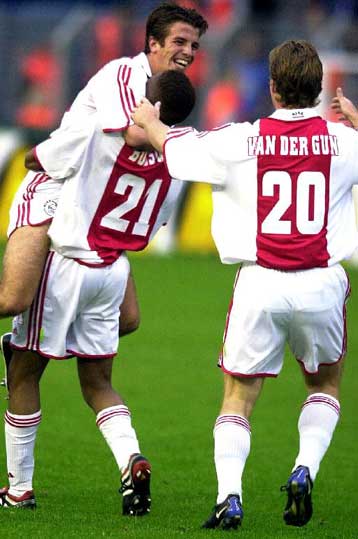 Εκτός έδρας νίκες για Αγιαξ και Φέγενορντ στη 14η αγωνιστική της Ολλανδίας