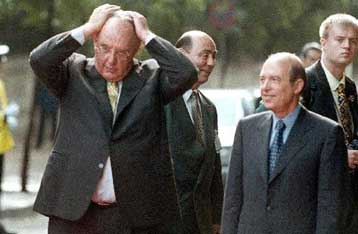 Από συνεργάτες έμαθε την αποπομπή του ο Πάγκαλος<i>Κανένα σχόλιο από Βενιζέλο<i>