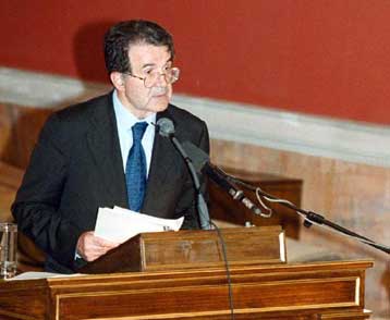 Ήξεις αφήξεις Πρόντι για την ένταξη της Κύπρου στην ΕΕ<i>Aισιοδοξία για την πορεία της ελληνικής