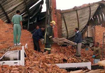 Ζωντανοί κάηκαν έντεκα εργάτες στη Νότιο Αφρική