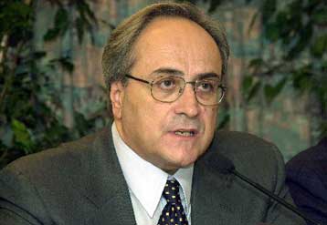 Νέο κρούσμα διαφθοράς εφοριακών αποκαλύπτει ο Ν.Κωνσταντόπουλος στη Βουλή