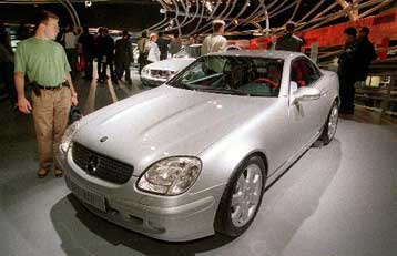 H Mercedes και το Internet