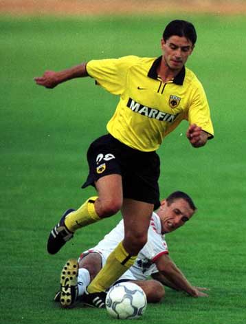 Χάνει και τον Πέτκοφ η ΑΕΚ<i>Ο αντικαταστάτης του Τσάρτα τραυματίστηκε στην προπόνηση της Παρασκ