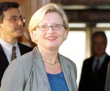 Προειδοποίηση της Σουηδίας προς Ντενκτάς για συνεργασία στην επίλυση του Κυπριακού