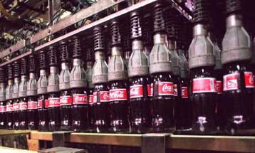 Αποζημιώσεις 76 δισ. δρχ. καταβάλλει η Coca – Cola σε υπαλλήλους της για φυλετικές διακρίσεις