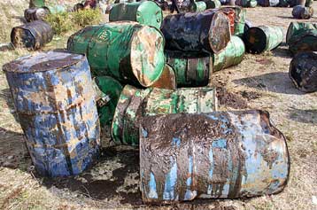 Παρέμβαση εισαγγελέα για τα 300 βαρέλια με απόβλητα στη Θεσσαλονίκη<I>Σε δύο ημέρες τα αποτελέσμ