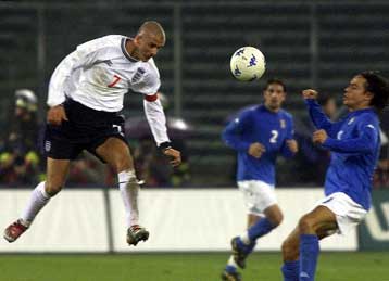 Το 2002 είναι κοντά, ωστόσο μέχρι το 2006 η Αγγλία θα είναι έτοιμη να πάρει το Παγκόσμιο Κύπελλο