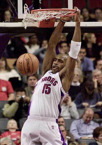 Οι Λέικερς λύγισαν στην παράταση το Σακραμέντο<I>Στην πρώτη πεντάδα των Μπουλς ο Τάρλατς</I>