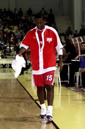 Φεύγει για τις ΗΠΑ ο Ντέιβιντ Ρίβερς