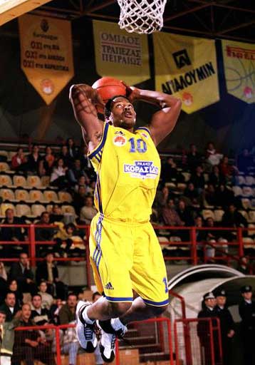 Θρίαμβος του Περιστερίου και άνοδος στην πρώτη θέση, 83-70 επί της Παφ Μπολόνια