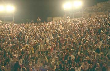 Επιχείρηση «αναζωογόνησης» ξεκινά για το Ηρώδειο