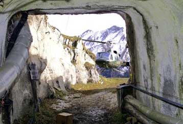 Ολοκληρώθηκε η επιχείρηση ανάσυρσης των νεκρών από τη σήραγγα των Αλπεων