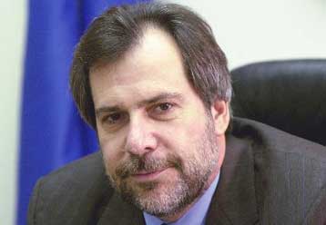 Συνεχίζεται ο «πόλεμος» δηλώσεων για την ακτοπλοΐα ανάμεσα σε Παπουτσή και Παπαθανασίου