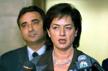 Έντονα φαινόμενα διαφθοράς στις δημόσιες υπηρεσίες, αποκαλύπτει η έκθεση του ΟΑΠ<i>Αμεση παρέμβα