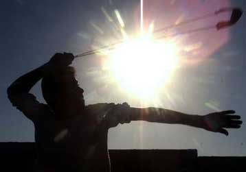 Οκτώ νεκροί από τις συγκρούσεις στη Δ.Όχθη<i>Η Λέα Ράμπιν αναπαύεται δίπλα στο σύζυγό της</i>