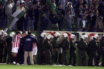 Αντίθετος στην πρόταση Χρυσοχοΐδη ο Β.Μητρόπουλος<I>Ζήτησε με έγγραφό του σύσκεψη για τη βία</I>