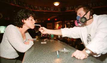 Τα αναπνευστικά προβλήματα εξαιτίας του καπνίσματος είναι πιο συχνά στις γυναίκες