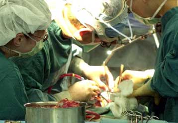 Η δημιουργία οπών στην καρδιά με λέιζερ ανακουφίζει αποτελεσματικά από τη στηθάγχη