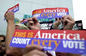 Aβέβαιο εάν θα ληφθούν υπόψη τα αποτελέσματα της διά χειρός ανακαταμέτρησης στο Παλμ Μπιτς<i>Στε