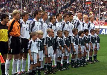 Η Ευρώπη παίζει μπάλα με 13 φιλικά και δύο επίσημα παιχνίδια