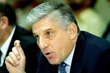 Αναγνωρίζεται η συμβολή της Ελλάδας στην ανάπτυξη της ΠΓΔΜ<i>Επίσκεψη Παπαντωνίου στα Σκόπια</i>