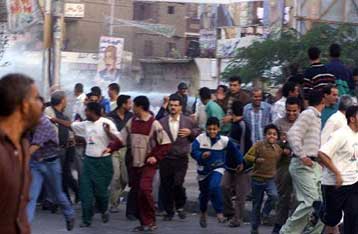 Δύο νεκροί και πέντε τραυματίες σε ταραχές κατά τον επαναληπτικό γύρο των εκλογών στην Αίγυπτο