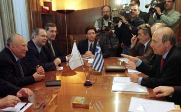 Προϋπόθεση για τα ελληνοτουρκικά η επίλυση του Κυπριακού<i>Σύμπλευση Αθήνας -Λευκωσίας</I>