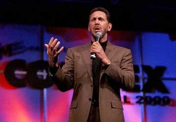 Λεκτικές αψιμαχίες Μπάλμερ – Έλισον στην έκθεση Comdex