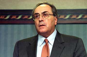 Αντιπαράθεση στο εσωτερικό του ΣΥΝ με αφορμή την τακτική για τις δημοτικές εκλογές του 2002