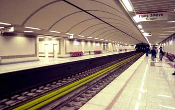 Χωρίς άδεια η εγκατάσταση των κεραιών για κινητά τηλέφωνα στο μετρό