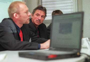 Αναβλήθηκε η δημοπρασία αδειών κινητής τηλεφωνίας 3ης γενιάς στην Ελβετία