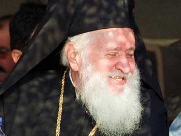 Αβέβαιη παραμένει η συγκρότηση της Μείζονος Συνόδου στην Κύπρο<i>Έφτασαν οι αντιπρόσωποι της Ελλ