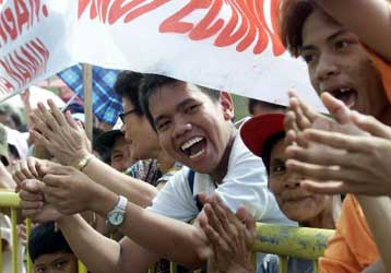 Στη Γερουσία παραπέμπεται ο Εστράντα κατηγορούμενος για δωροληψία και διαφθορά