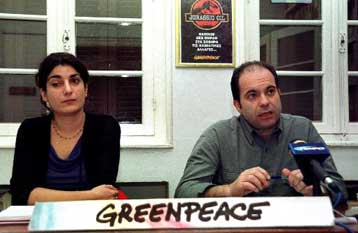Aθώοι 13 από τους 14 ακτιβιστές της Greenpeace για τη γενετικά τροποποιημένη σόγια