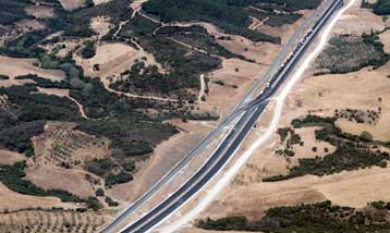 Δεν θα χαθεί ούτε ένα ευρώ από το Γ ΚΠΣ<I>Εγκαίνια στην παράκαμψη της Τρίπολης </I>