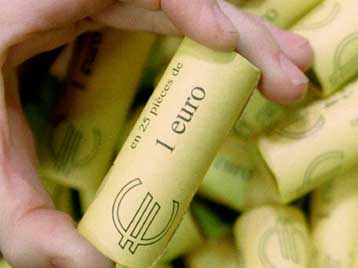 Η δραχμή φεύγει, το ευρώ έρχεται