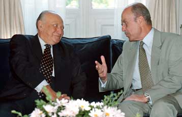 Συνάντηση Στεφανόπουλου – Κληρίδη και Σημίτη – Κυπριανού για τις εξελίξεις στο Κυπριακό