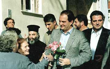 Η εθνική πολιτική δεν σηκώνει προσωπικά ρίσκα, απαντά η ΝΔ στο Γ.Παπανδρέου – H ΟΝΝΕΔ στο προσκήνιο