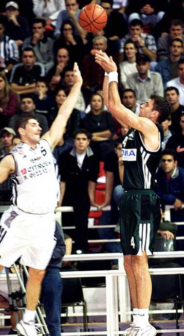 Ο καλύτερος Παναθηναϊκός της φετινής χρονιάς συνέτριψε εκτός έδρας 63-80 τον ΠΑΟΚ