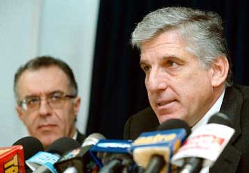 Αποφασισμένη να αντισταθεί στα οργανωμένα συμφέροντα η κυβέρνηση, τονίζει ο Παπαντωνίου