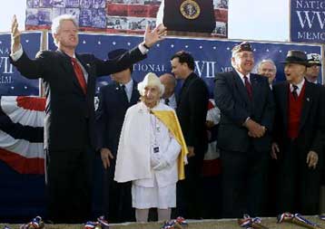 Έκκληση Κλίντον προς Αμερικανούς και Βιετναμέζους για συμφιλίωση