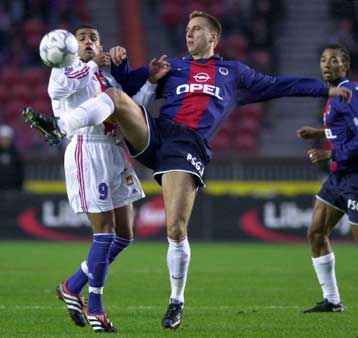 Η Λυών ισόπαλη 1-1 με την Παρί Σεν Ζερμέν </b>  <i> Τα πρωταθλήματα της Ευρώπης<i>